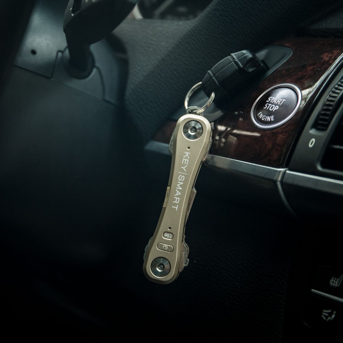 keysmart pro compact key holder with tile location tracker keysmart pro compact key holder with tile location tracker