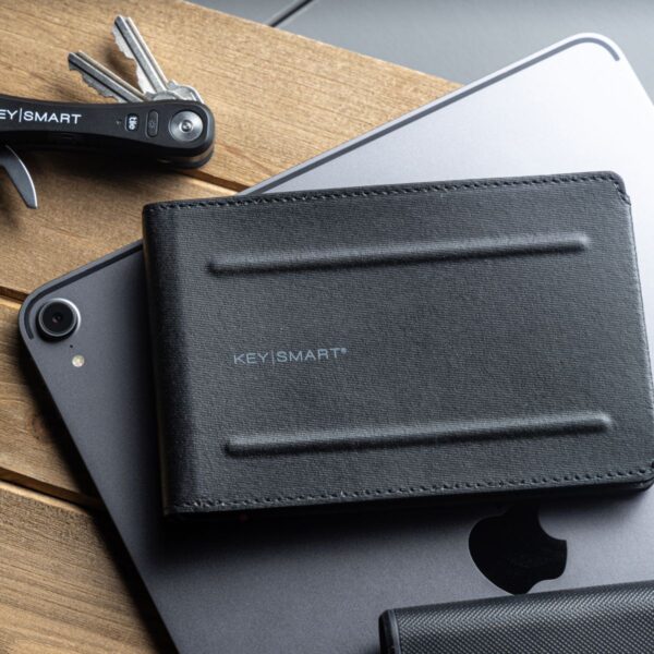 KeySmart Urban Passport Wallet (Black EXT / Red INT) - Image 10