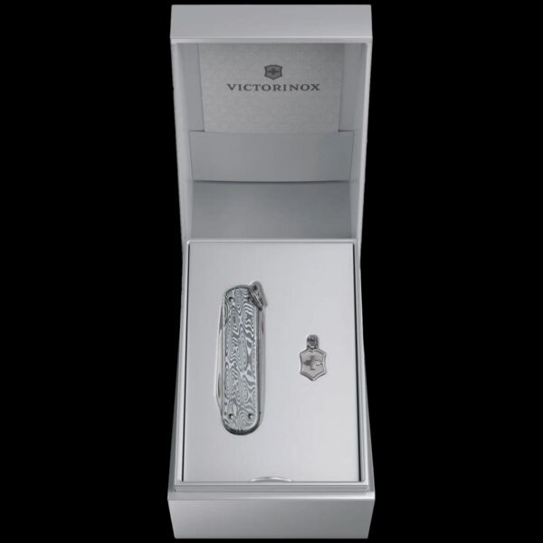 Victorinox Classic SD Brilliant Damast - Image 4
