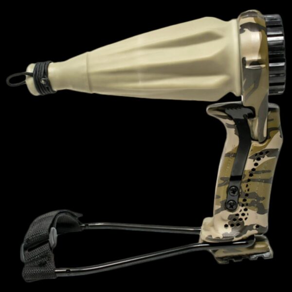 The Pocket Shot Pro Arrow Kit( Mossy Oak Hammer, Black Whisker, 4 Nock Caps, Arrow Pouch, 3 Arrow Pouches, Arrow Release) - Image 2
