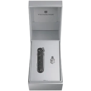 Victorinox Classic SD Brilliant Carbon - Image 4
