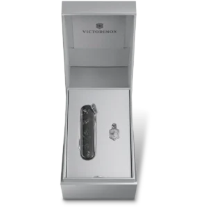 Victorinox Classic SD Brilliant Carbon - Image 7