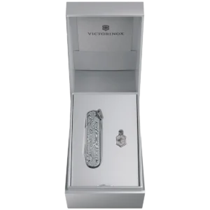 Victorinox Classic SD Brilliant Damast - Image 4